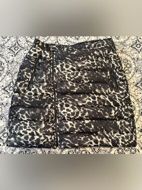 Bogner Fire & Ice Gray Sophy-D Leopard Print Puffy Down Skirt Size 4 XS NWT